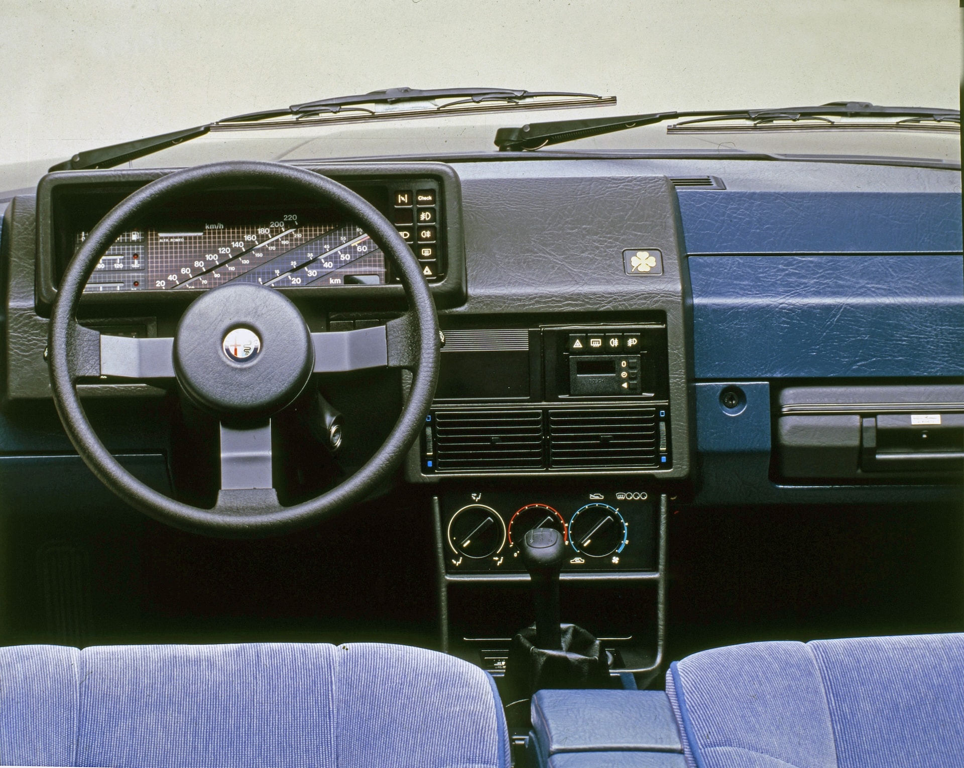 cruscotti-digitali-il-meglio-della-fantasia-anni-80-ruoteclassiche