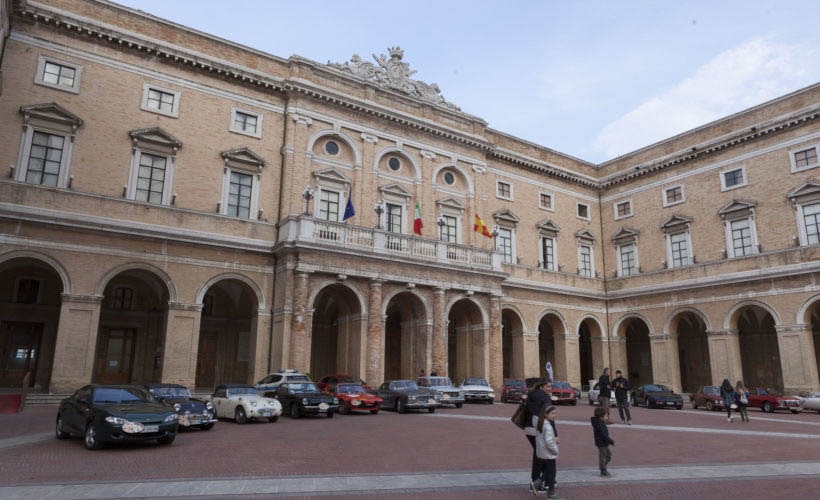 Eva al volante competizione per sole donne. Ruoteclassiche