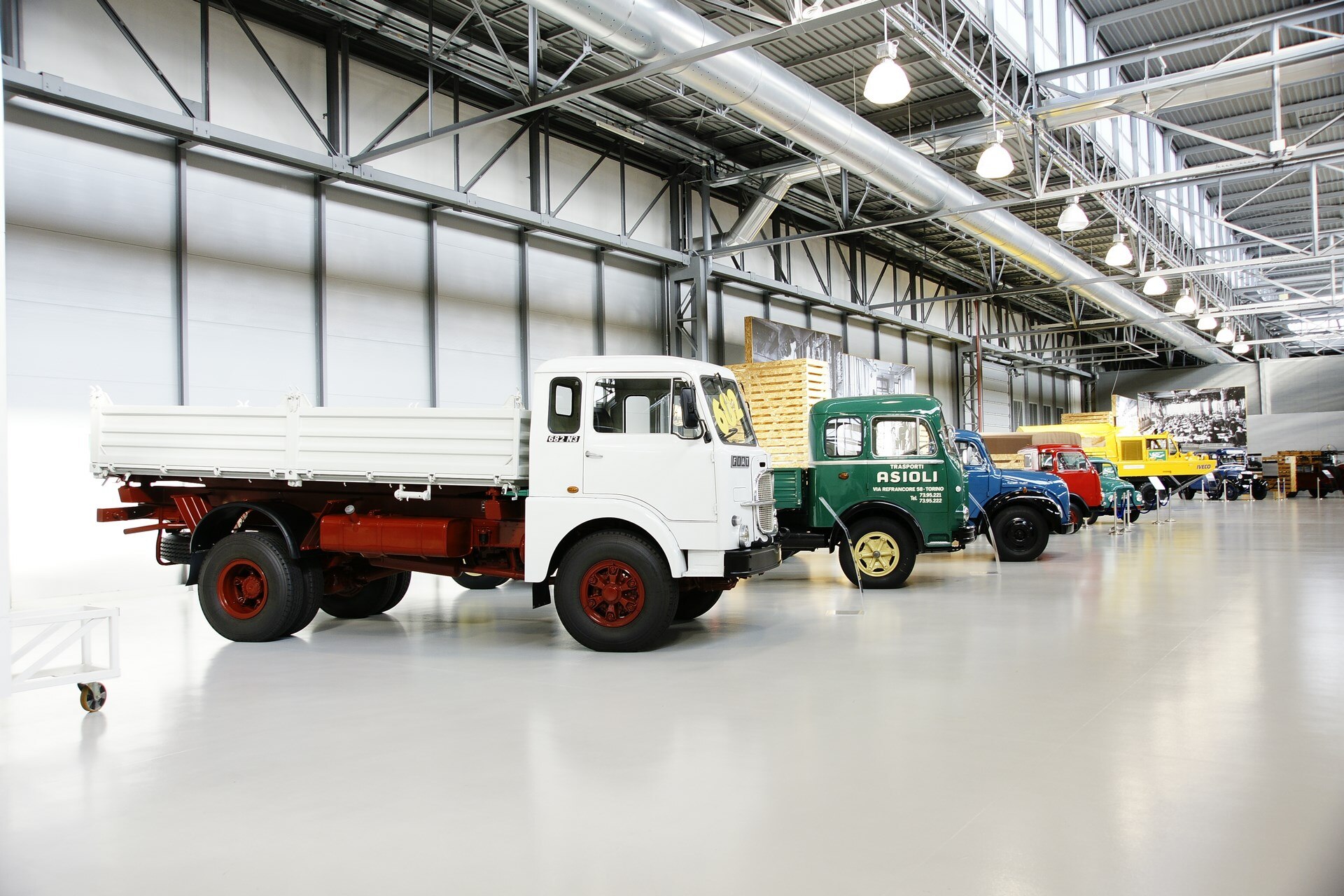 CNH, Camion E Trattori D'epoca All'Industrial Village - Ruoteclassiche