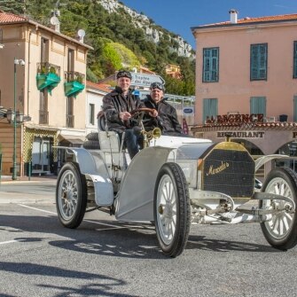 Mercedes-Simplex 40 PS (1903) , nell' Aprile 2017 la 40 PS ripercorre  la Nizza-La Turbie, una delle prime corse automobilistiche  per la mostra "The Mercedes Era"