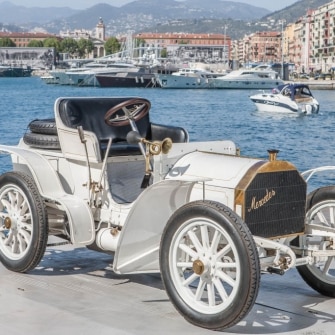 Mercedes-Simplex 40 PS (1903) , nell' Aprile 2017 la 40 PS ripercorre  la Nizza-La Turbie, una delle prime corse automobilistiche  per la mostra "The Mercedes Era"