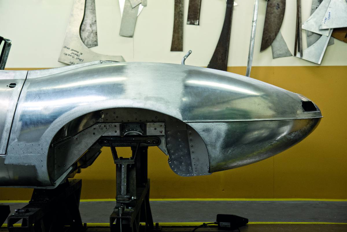 Jaguar apre a tutti il proprio centro Heritage - Immagine #4