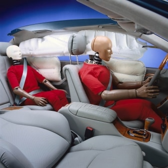Mercedes-Benz W220 Classe S, tra le prime vetture ad integrare gli airbag per tutti gli occupanti