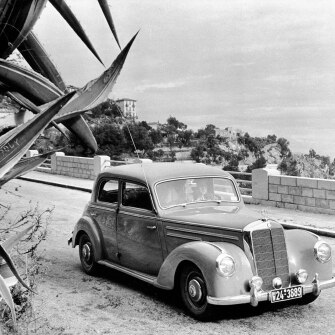 Mercedes-Benz W187 220 (1952)