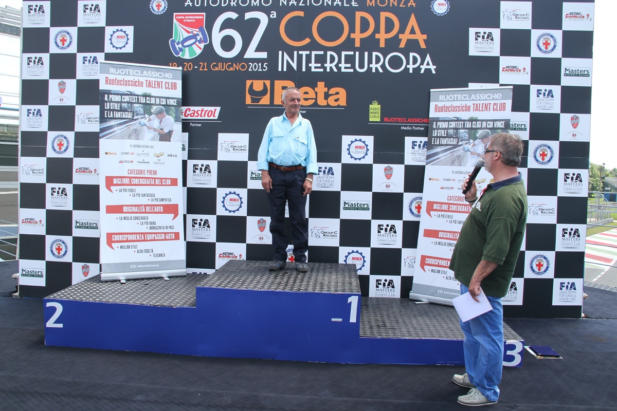 Premio abbinamento equipaggio-automobile per l\'eleganza (Giulio Andreano, con la MG Magnette).