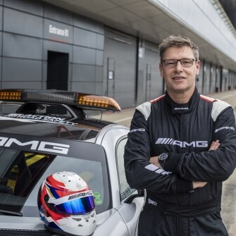 Bernd Mayländer con la Mercedes-AMG GT R Safety Car ufficiale del Campionato F1.  (2019)