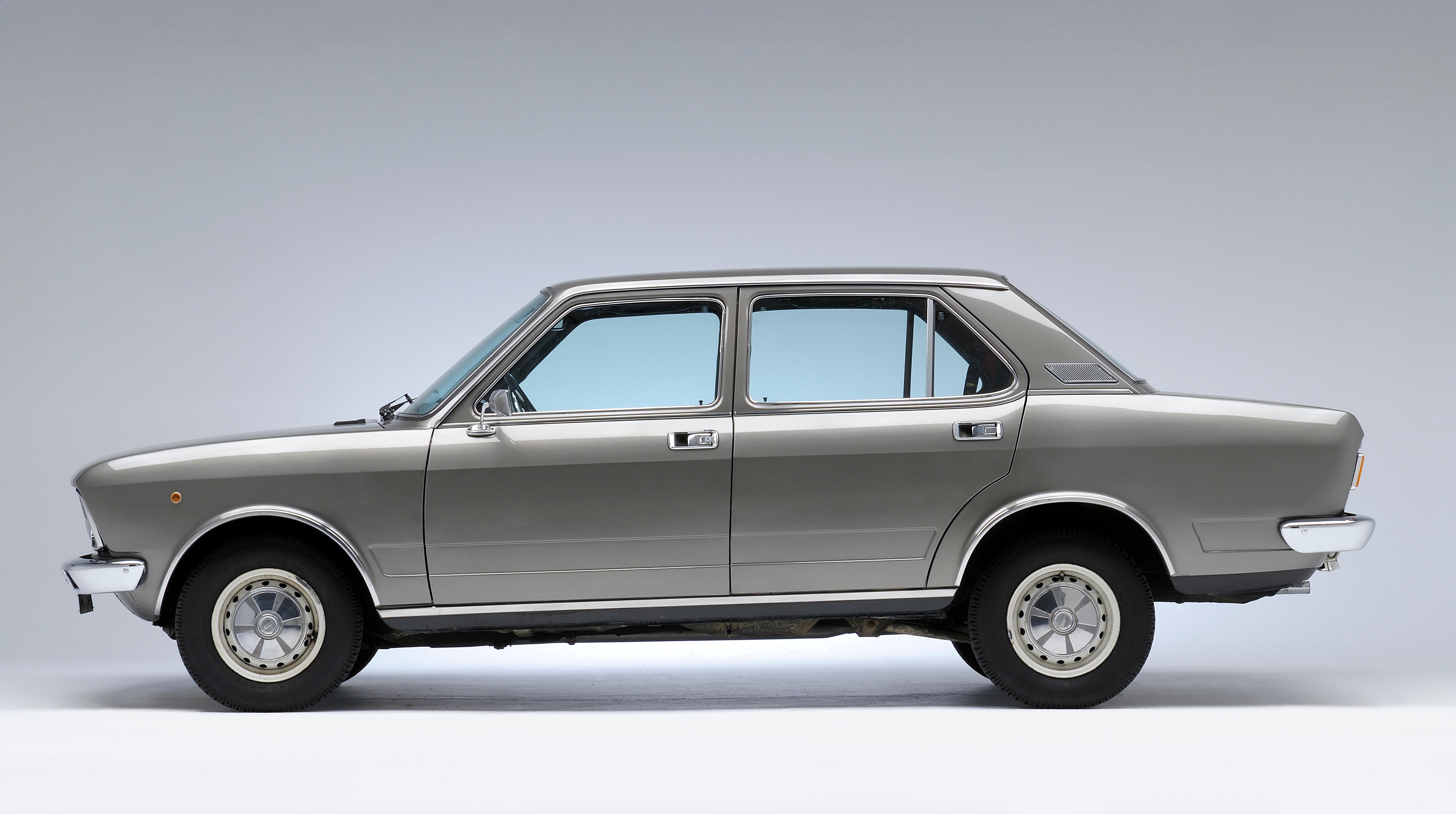 alfa-romeo-alfetta-e-bmw-serie-5-e12-e-fiat-132-ruoteclassiche