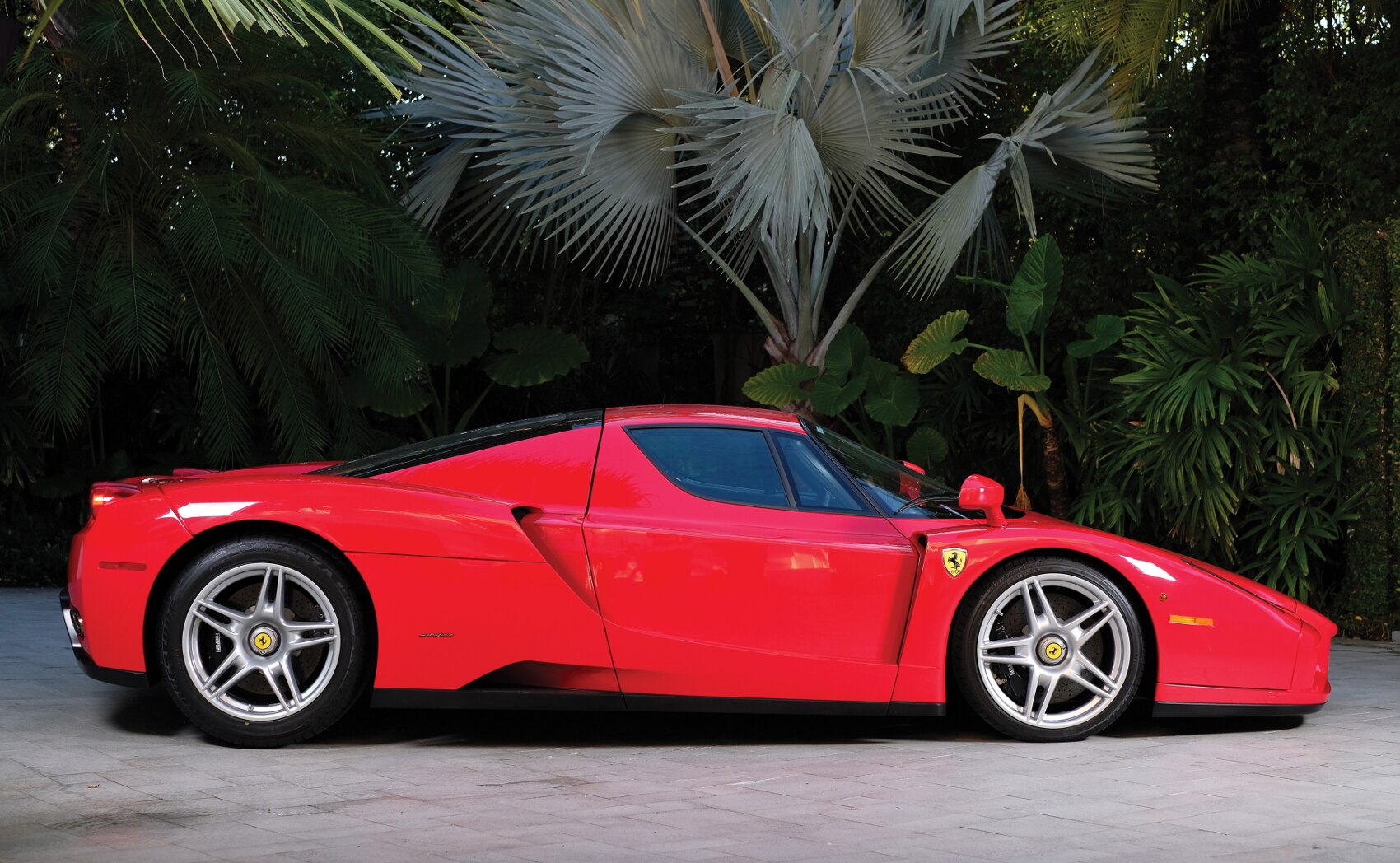 Aste: in vendita una Ferrari Enzo molto alla moda - Immagine #3