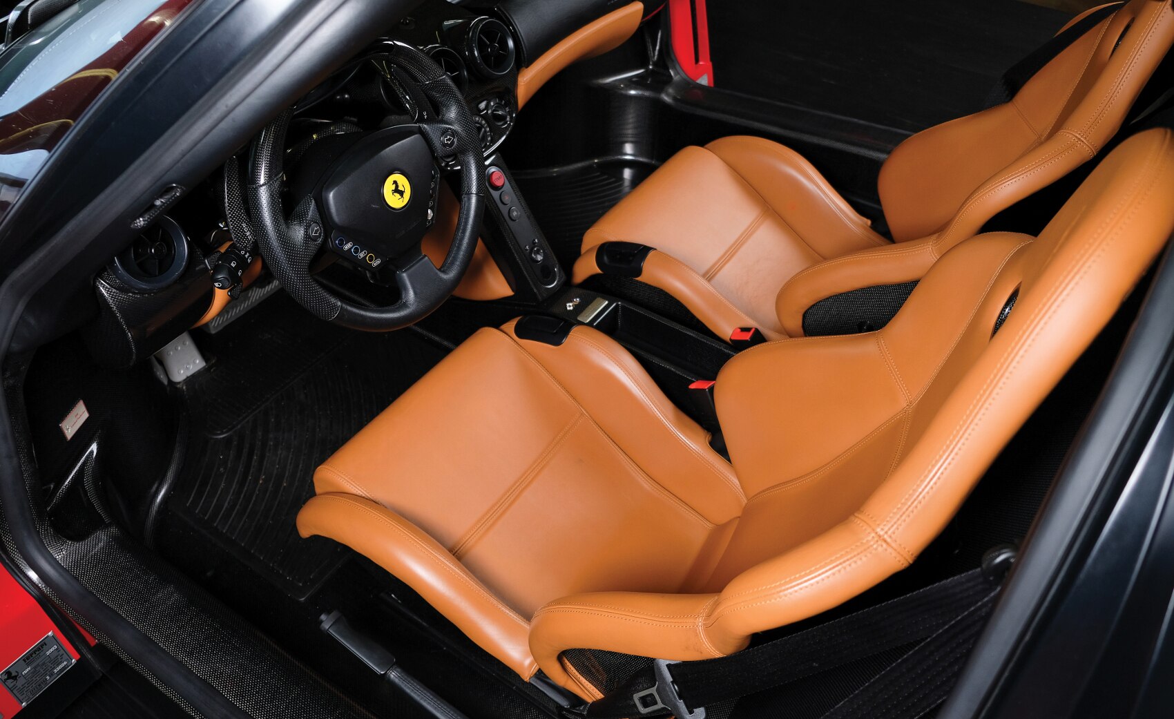 Aste: in vendita una Ferrari Enzo molto alla moda - Immagine #12